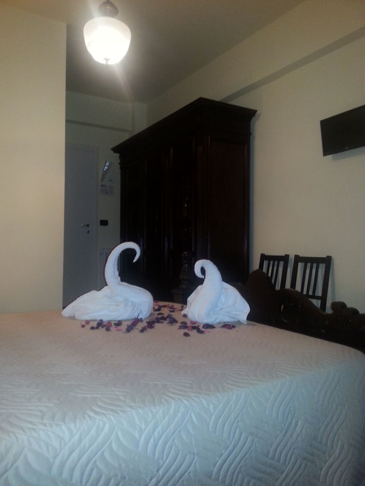 アヴェク モア ローマ Bed & Breakfast エクステリア 写真