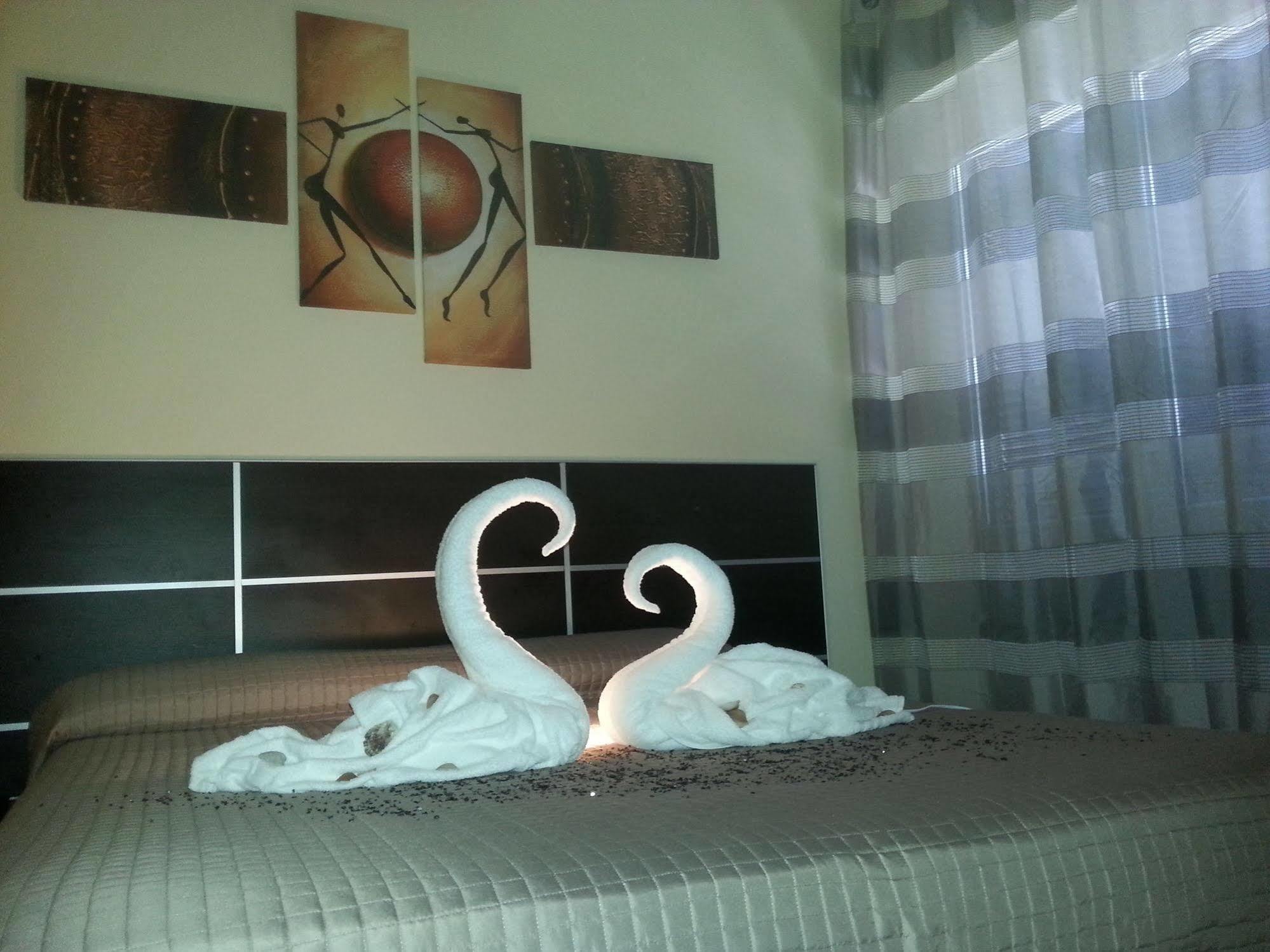 アヴェク モア ローマ Bed & Breakfast エクステリア 写真